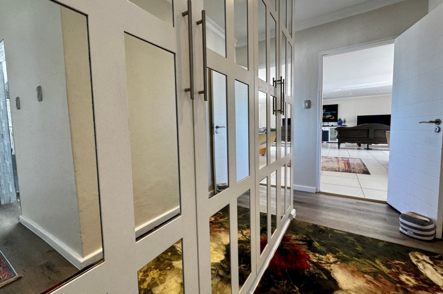 3 Bedroom Property for Sale in Yzerfontein Western Cape